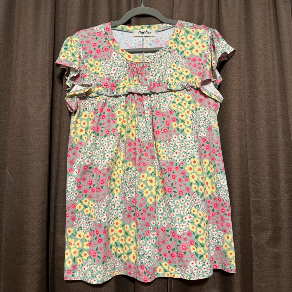 Haptics Floral Ruffle Sleeve Top in Green, Yellow and Pink, Size M